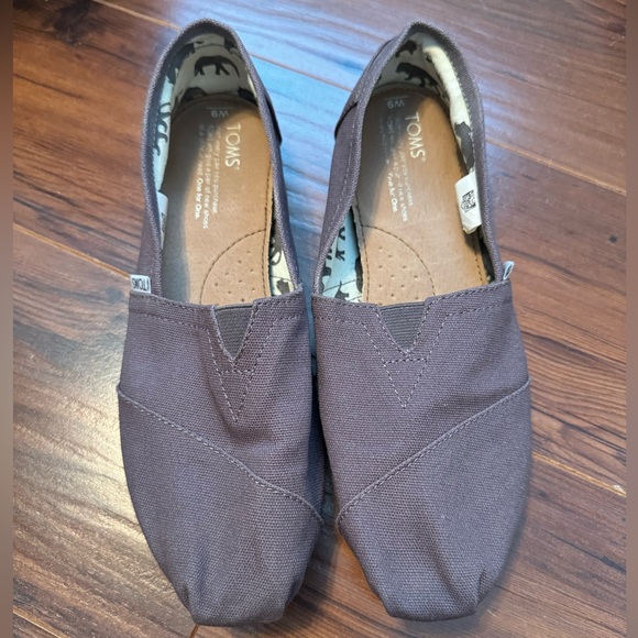 Toms Shoes - Toms slip on shoes